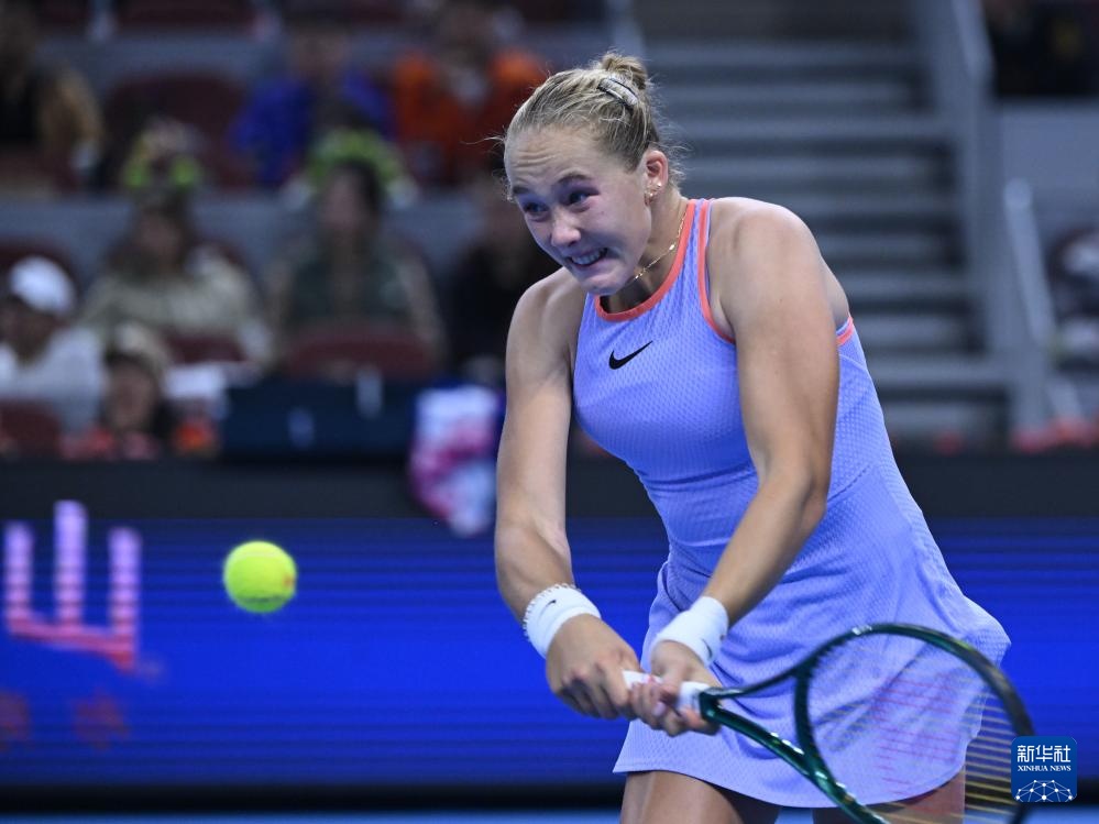 随着时间的 随着时间的